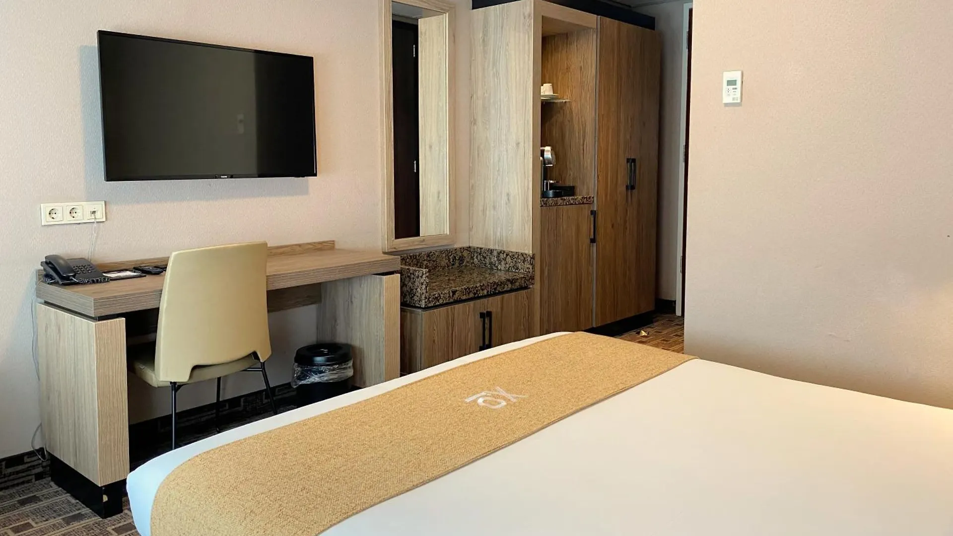 ***  Xo Hotels Blue Square Amsterdam Nederland